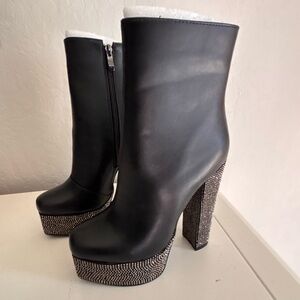 AKIRA Azalea Wang Maeve Black Vegan Leather Rhinestone Platform Booties, Sz 7